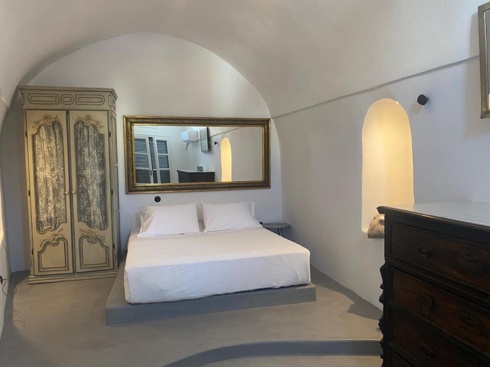 Ducato Wine 4* Megalochori (Santorini)